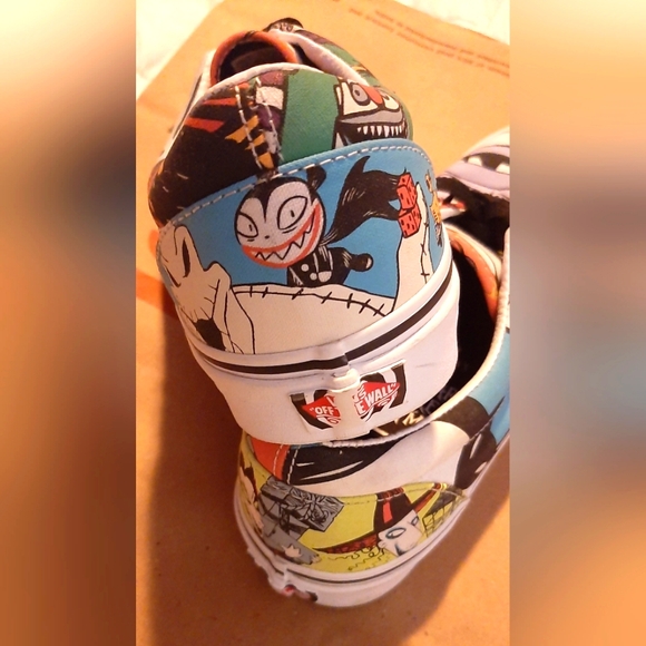 Vans X Disney The Nightmare Before Christmas "Halloweentown" Era - Picture 13 of 16